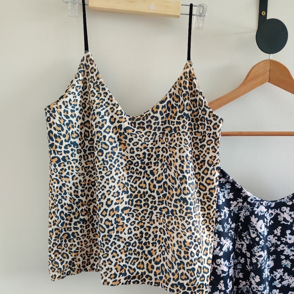 2× Cami padded stretchable tops Size M - Picture 2 of 10